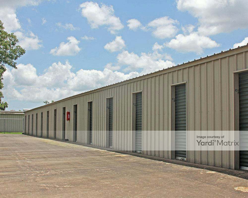 Advantage Self Storage 600 East Mulberry Street, Angleton RentCafe